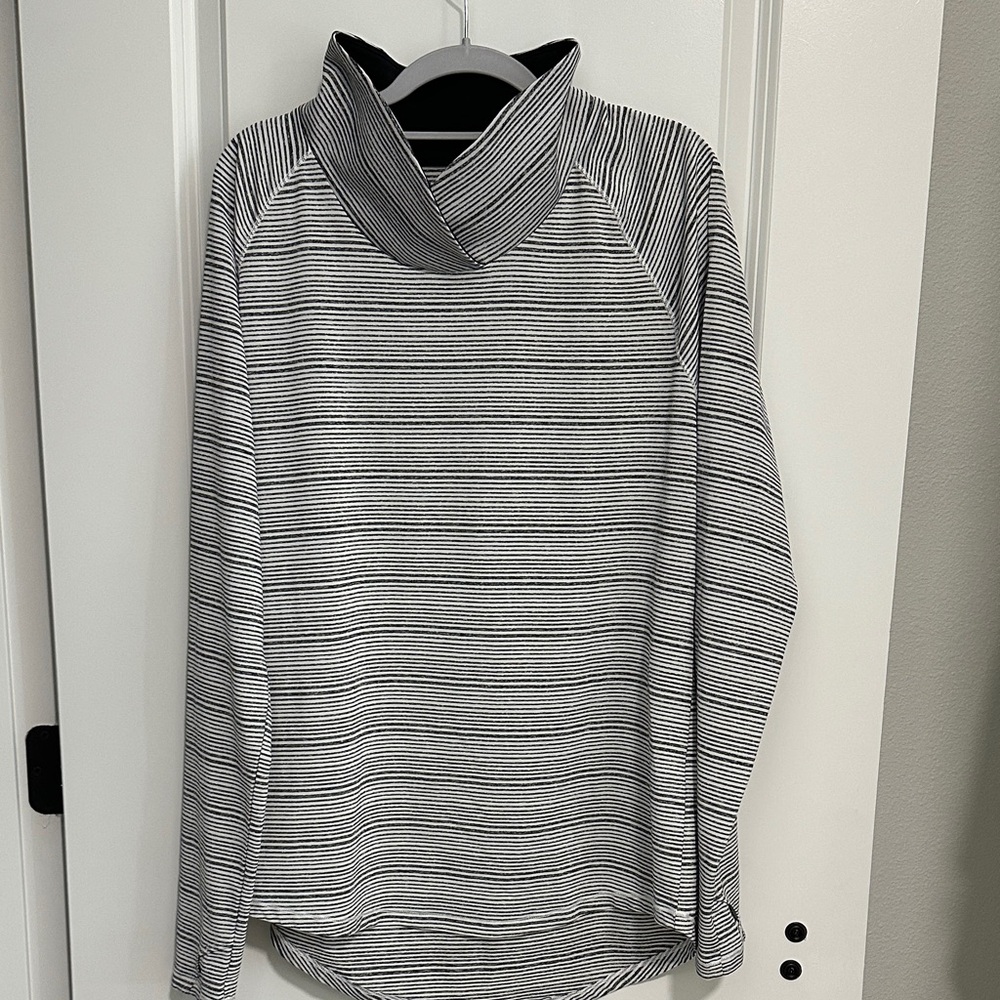 Under Armour- Women’s Zinger Pull Over (Size: XL)